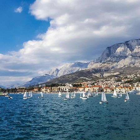 Lovely Apartment In Makarska With Kitchen Luaran gambar